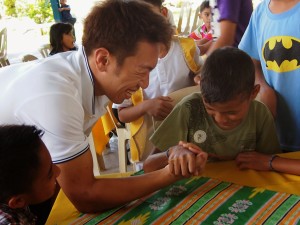 NPO団体パラサイトの年に一回のフィリピン孤児院訪問の様子